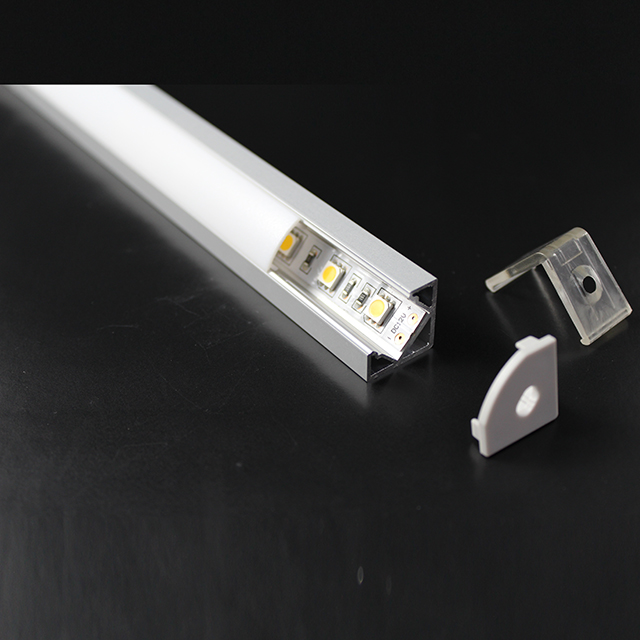 W18.4mm*H18.4mm (largeur intérieure 14.1mm) Forme de triangle de profil en aluminium LED